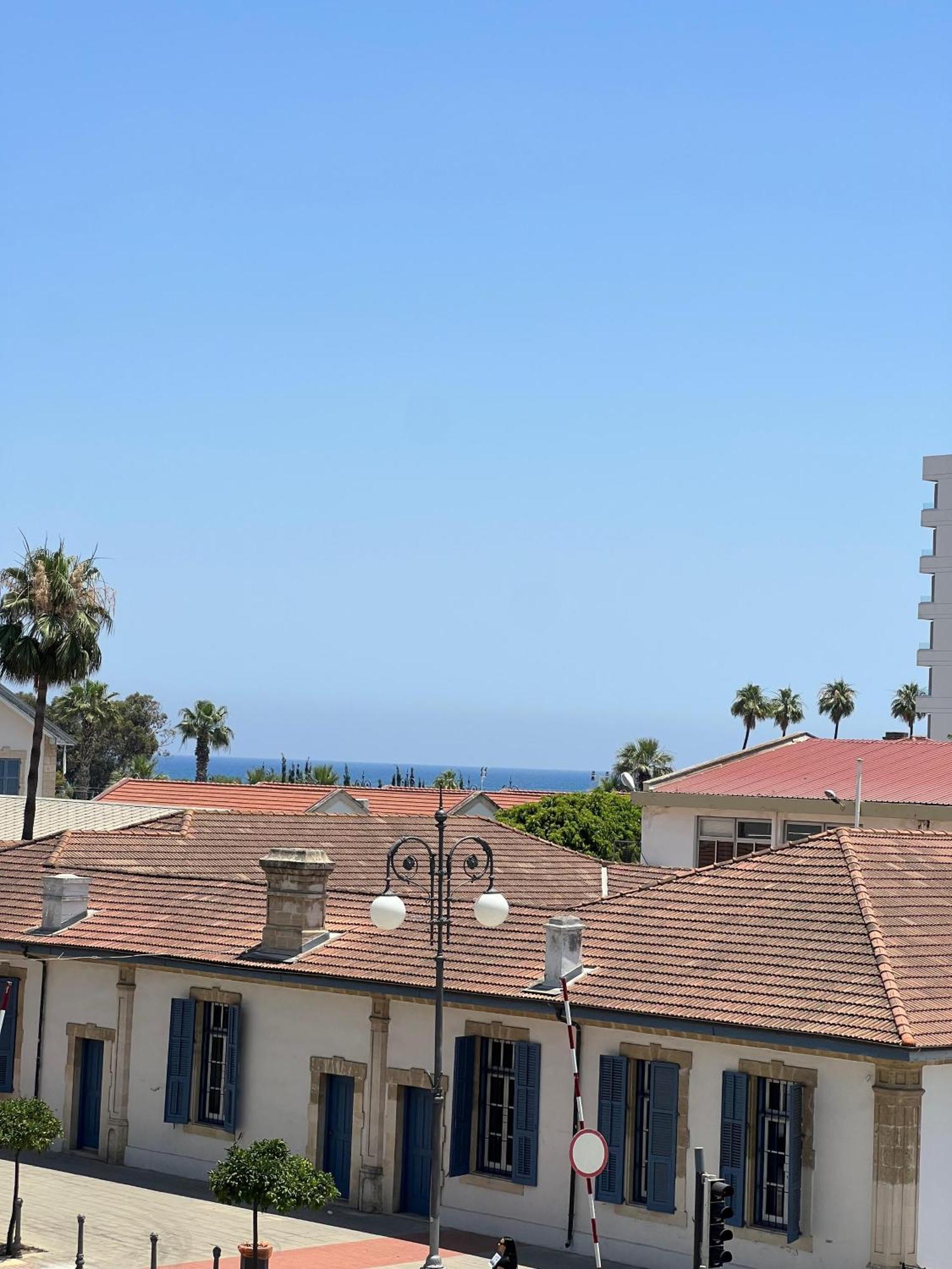 Апартаменты Azul Sea View Ларнака Экстерьер фото